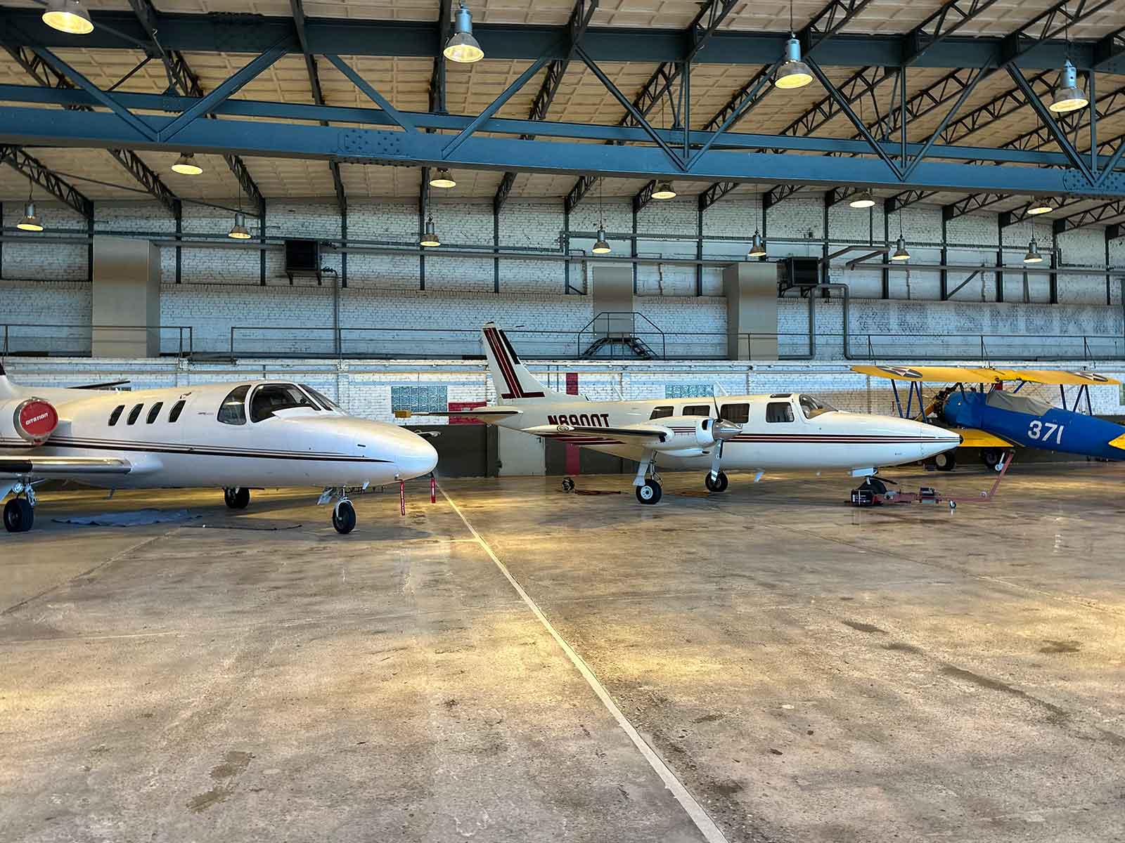 Aussenansicht des Hangar 5833 in Mainz