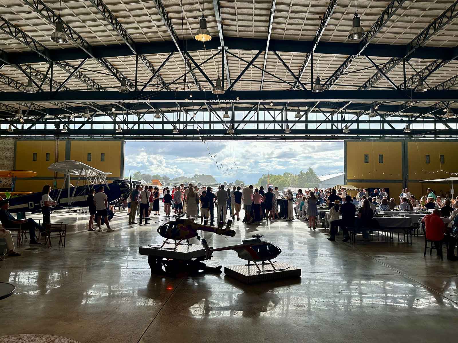Aussenansicht des Hangar 5833 in Mainz